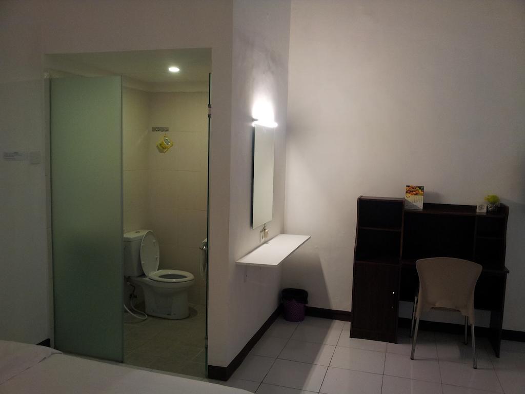 Loxy Inn Surabaya Cameră foto