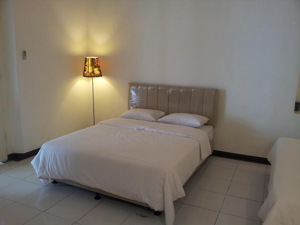 Loxy Inn Surabaya Cameră foto